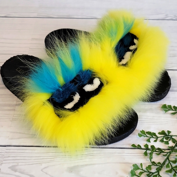 Cape Robbin Mochi Fur Eye Sandals Yellow and Blue Slides Womens Size 9 - Picture 1 of 9